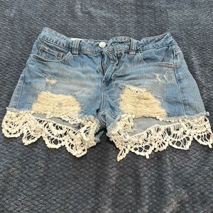 Jean short with lace